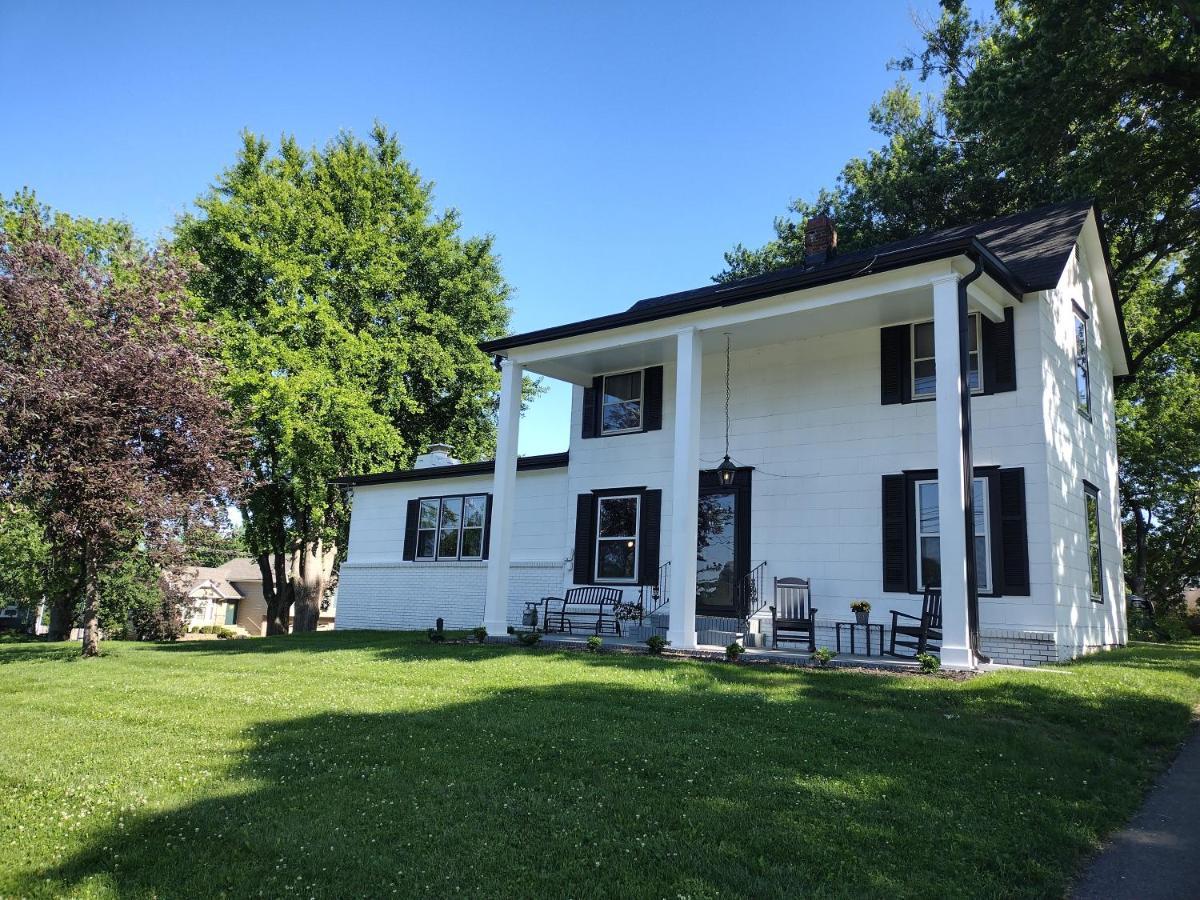 1908 Modern Farmhouse On Large Private Treed Lot Shawnee Eksteriør billede
