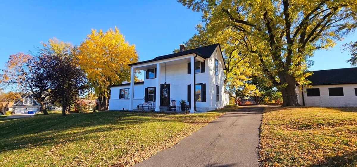 1908 Modern Farmhouse On Large Private Treed Lot Shawnee Eksteriør billede